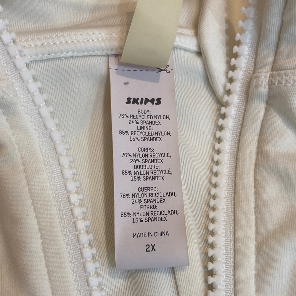 Skims “fits everybody” long sleeve full zip bodysuit - Picture 6 of 12